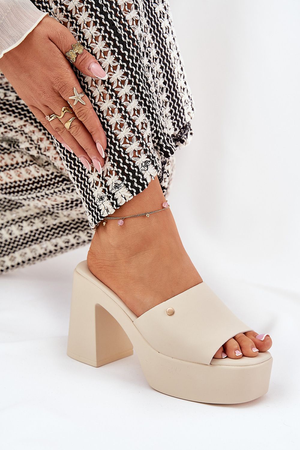 slippers model 209943 Step in style