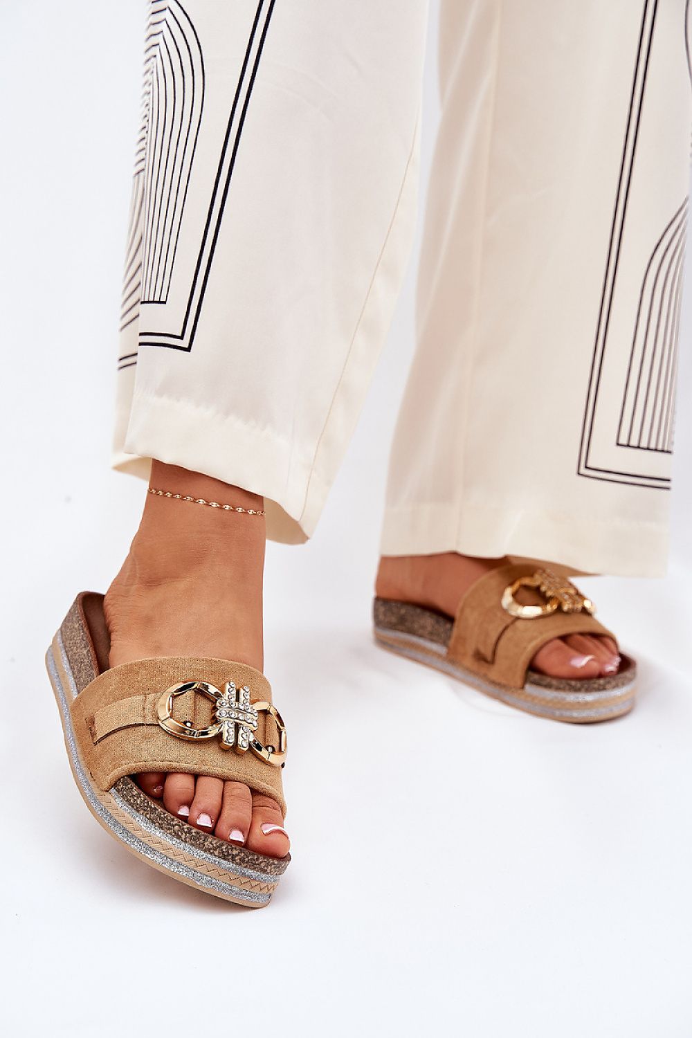 slippers model 210750 Step in style