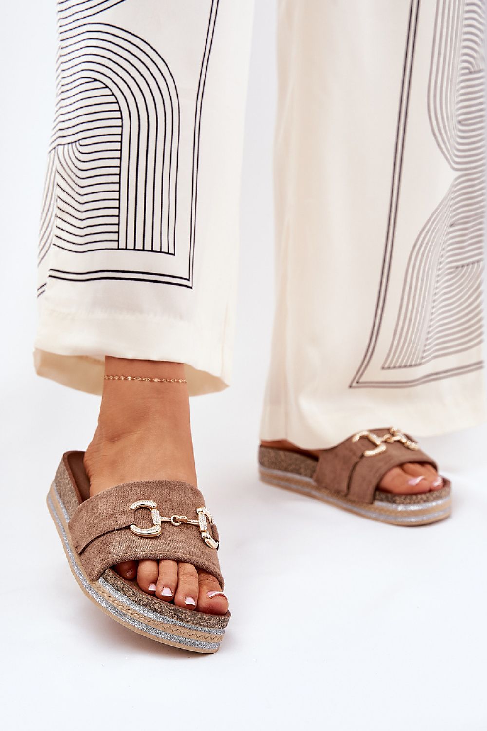 slippers model 210759 Step in style