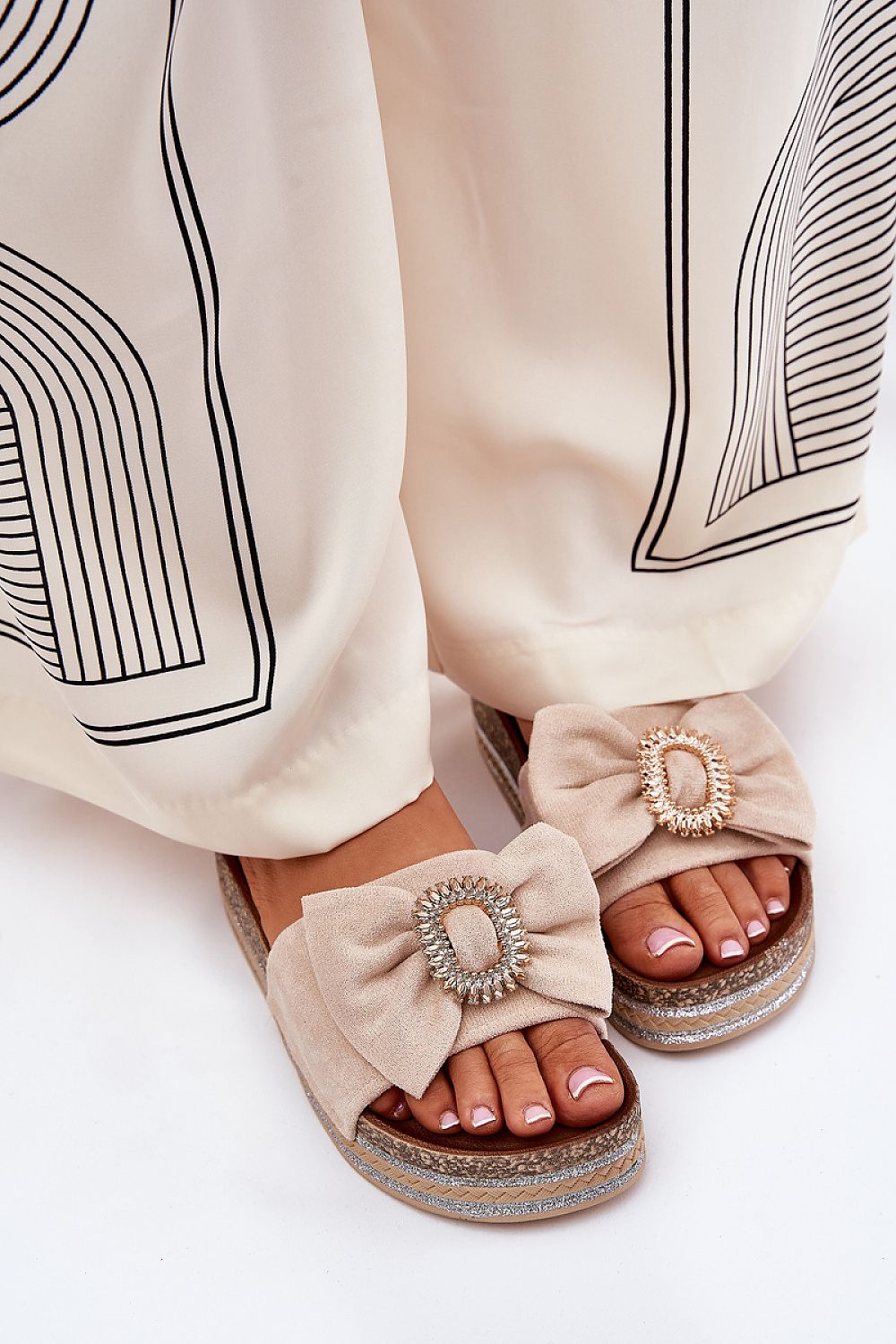 slippers model 210762 Step in style