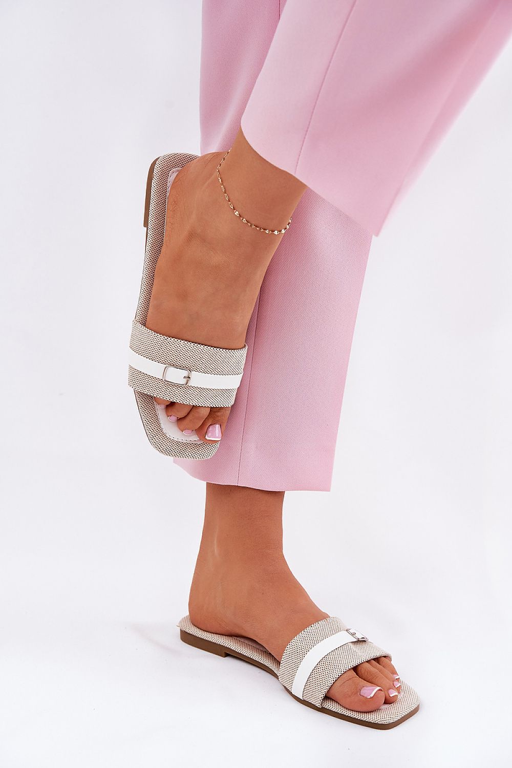 slippers model 211697 Step in style