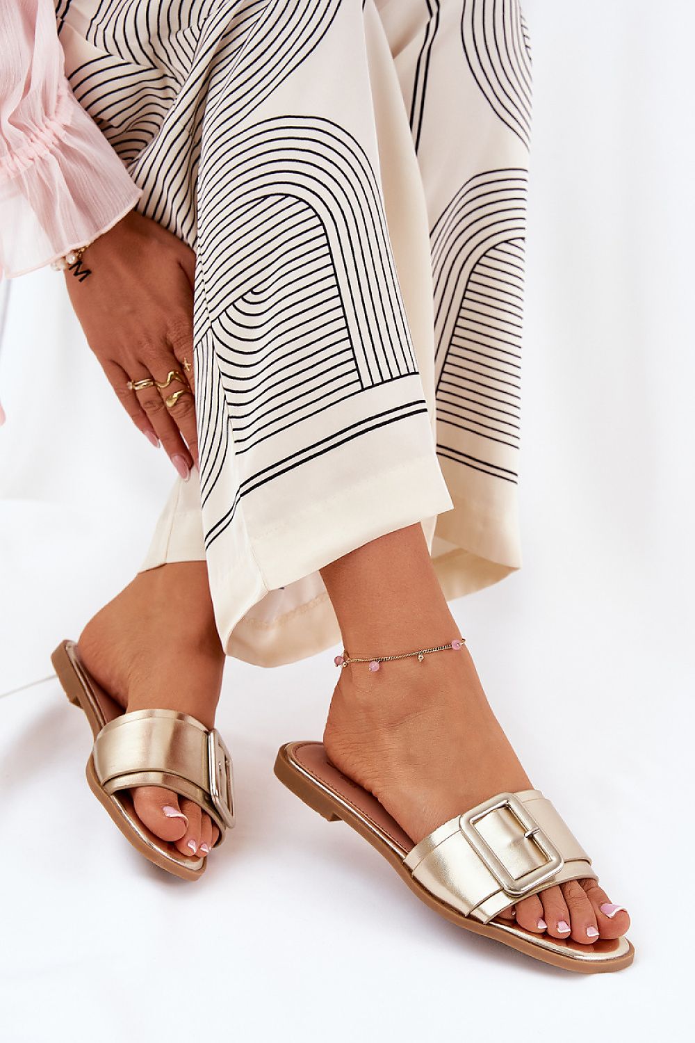 slippers model 211704 Step in style