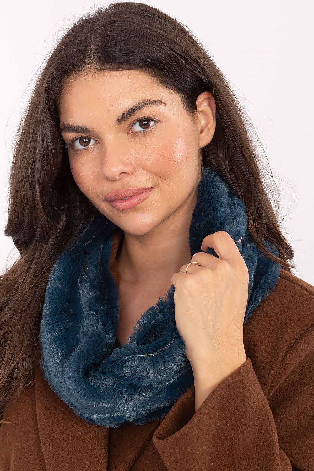 Loop Shawl model 219606 AT